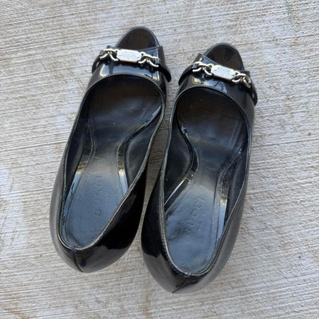 Gucci Silver Chain Black Patent Peep-Toe Pumps