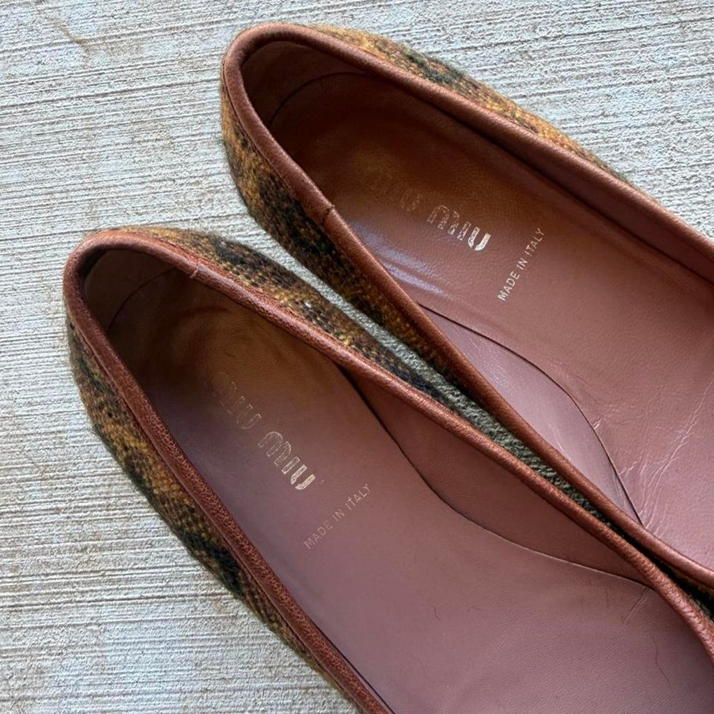 Miu Miu Jeweled Flower Camel Tweed Pointed Kitten Pumps